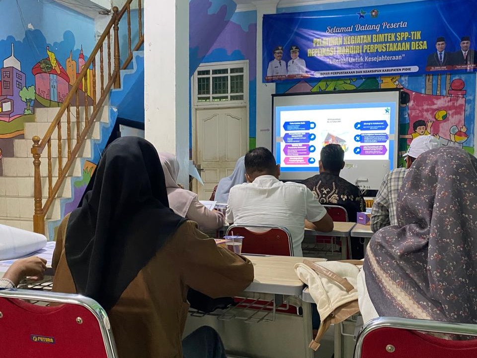 Dorong Transformasi Digital, Keuchik dan Pengurus Pustaka Ikuti Bimtek SPP-TIK Replika Perpustakaan Desa